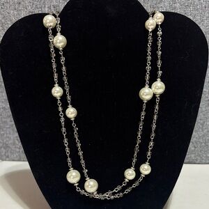 Elegant Pearl and Silver Chain Necklace